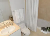 LUXURY Suite by the Beach! - بوتيك