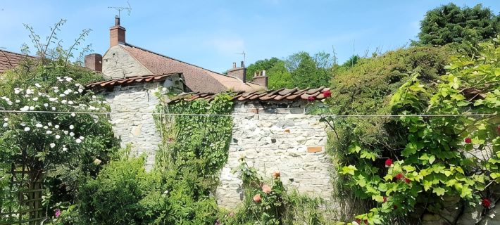 Lovely 3 Bedroom Cottage w/Garden, Thornton. Family&Bike Friendly. Parking Space Hotels in Pickering