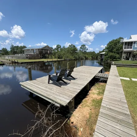 Bream Street retreat. New home in BSL on the water with boat launch. Sleeps 10.