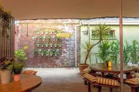 Dooley's Hotel - bar