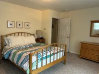 Tall Pines & Lake View. Perfect Location Ctr of Mdi! Close Trails.  Local Owners - Wi-Fi