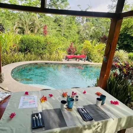 Casitas Del Rio Riverfront Nature Lodge - Sloth Luxury Villa