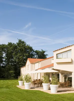 Ibis Styles Cholet - 3 Sao