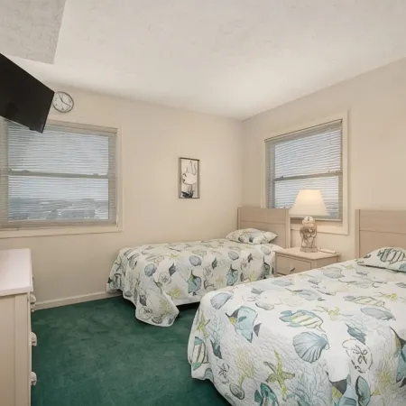 GSL2-Ocean-Front Condo Complex -Private Community Pool -OceanViews-Charming 2BR