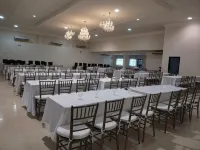 Hotel Plaza - parkir