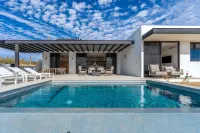 Ocean-View 3BR Villa w/ Heated Pool & BBQ - Pool