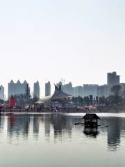 Guanghua Park, Biluo Lake