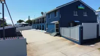 Park View Motel Hotels near Heron Island ferry terminal