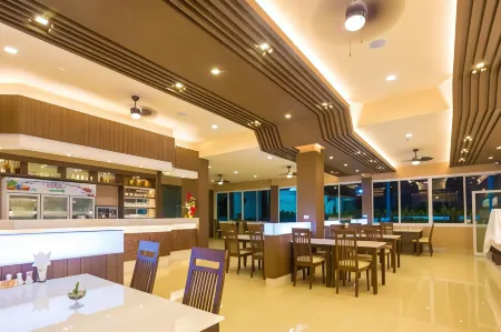 Swan Lake Hotel Sattahip Отели рядом с достопримечательностью «Остров принцессы Шамейшань»