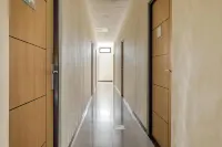 RedDoorz Syariah Near Airlangga University Campus B