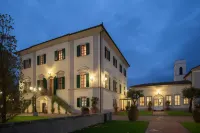 Relais Villa Scarfantoni B&B Hotels in Montale