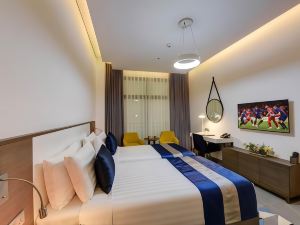 Two Bedroom Apartment In DIP By Luxury Bookings