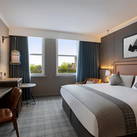Leonardo Royal Hotel Edinburgh Отели рядом с достопримечательностью «Общественная парковка Ватерлоо-плейс»