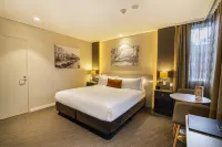 Mercure Orange Hotels near CHAPMANS Guitars and Music