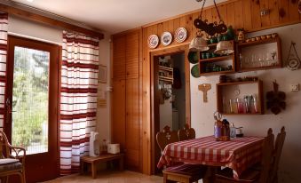 Cozy Family Cottage at the Lake