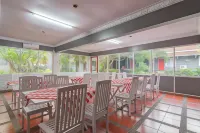 RedDoorz Plus @ Otista Garut