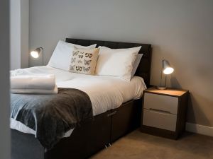온포인트 - 넓은 2 침실 아파트 주차장/발코니 포함