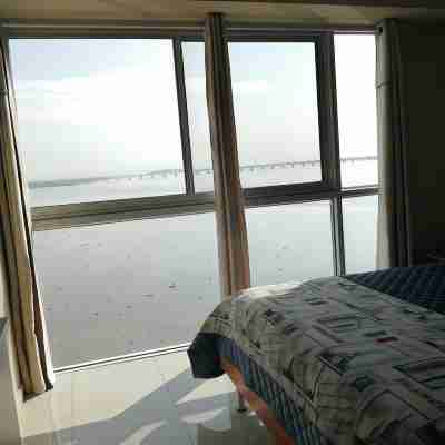 River View Suites Puerto Santa Ana GYE Rooms