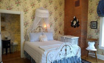 Alexander Mansion Bed & Breakfast