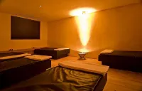 Le Mirabeau Resort & Spa - Hot Tub