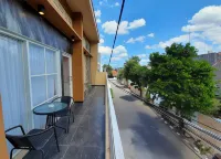 Rumah  m² dengan 1 kamar tidur dan 4 kamar mandi pribadi di Kota Gede