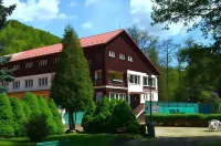 Sport Hotel Gejzirpark Hotels near Loket Castle