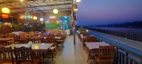 Riverside Chiangkhan Resort فنادق في تشيانغ خان