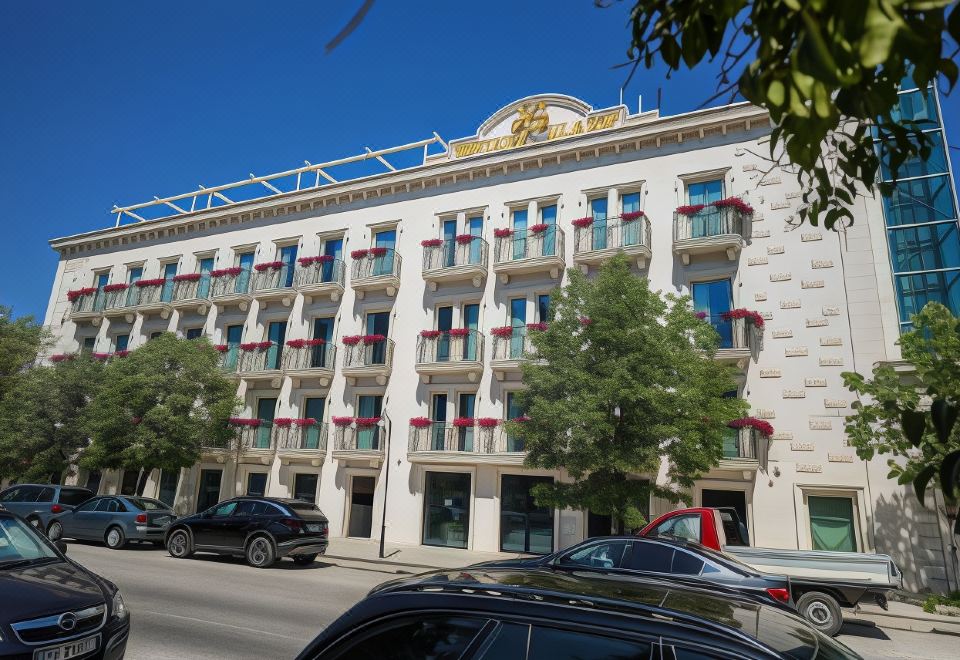贝拉特广场酒店(Hotel Plaza Berat)