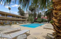Sol Springs Inn - parking