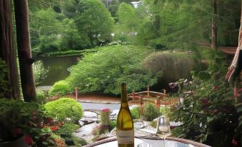 Pearson's Pond Luxury Inn and Adventure Spa - Housity