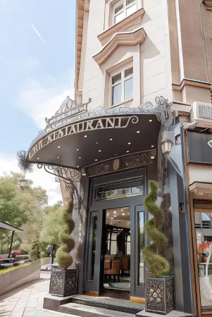 Hotel Balkan Отели рядом с достопримечательностью «Здание Старого дворца в Белграде»