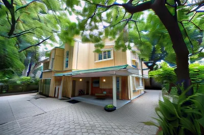 Hanu Reddy Residences Wallace Garden