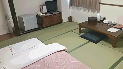 فندق كيتاجوتشي Hotels near Kitakitsune Farm (Fox Farm)