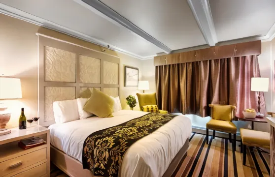 荷美郵輪史凱威旅館