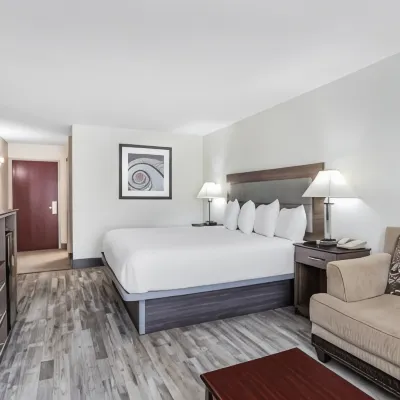 Ramada by Wyndham Hendersonville Hotels near Team E.C.C.O. & the Aquarium & Shark Lab by Team ECCO