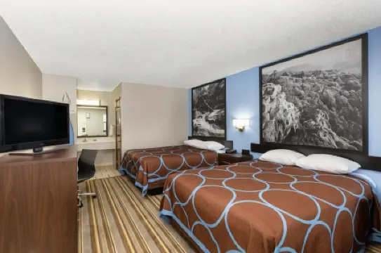 Super 8 by Wyndham Malvern