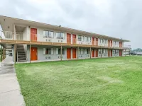 Studio Suites Hotels near Copernicus Park
