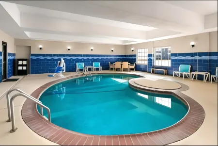 Holiday Inn Express & Suites DENTON NORTH by IHG