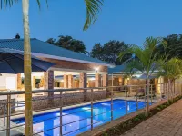 The Shrub Lodge - piscine