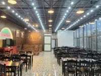 Van Anh Hotel - Restaurant - balcón