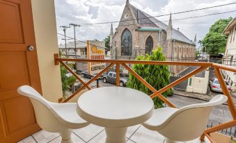Sundeck Suites
