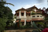 Uday Suites - the Airport Hotel Hotel dekat Mithrananthapuram Trimurti Temple