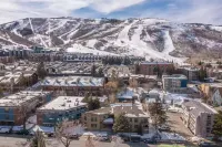 New on market *Premier Condo in Park City* Walk to PCMR, Main St & Shopping