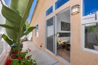 Modern Mountain-Top Designer Los Angeles Home. State of Art Hotels near Parker Mesa