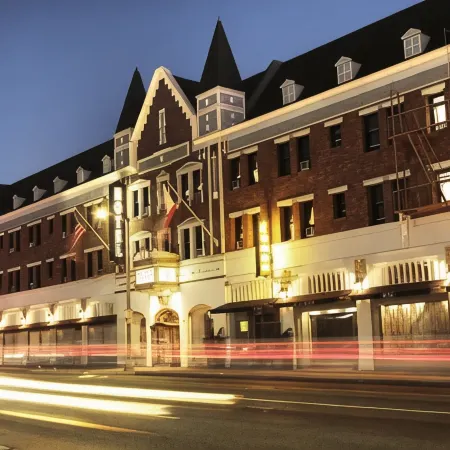 Hollywood Historic Hotel Отели рядом с достопримечательностью «Киностудия Paramount»