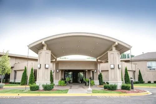 Best Western Plus Guildwood Inn Hotels in Point Edward