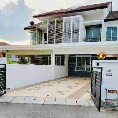 Ipoh Sunway Onsen Suites and Tambun Guesthouse , 3-14Pax 2Parking by Iwh Hotel Exterior