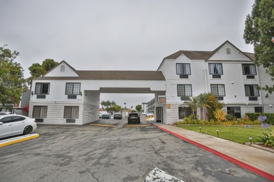 Best Western Surf City