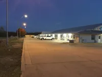 Americas Best Inn - parking