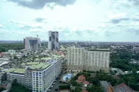 Warm and Homey 1Br Apartment at Atlanta Residences by Travelio Hotel a Beji